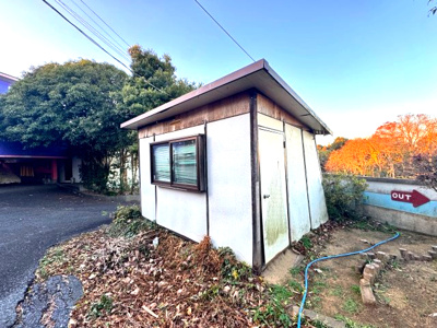 【外観】 | 鉄骨＆木造旅館　カーポートタイプ駐車場