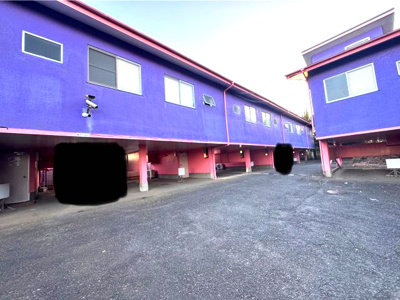【外観】 | 鉄骨＆木造旅館　カーポートタイプ駐車場