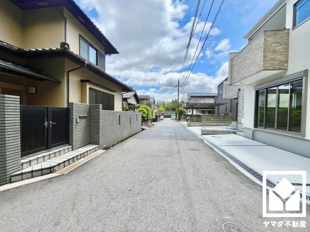 大津市鶴の里　1期　1号地の前面道路含む現地写真