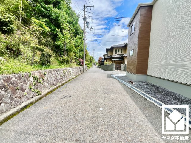 大津市鶴の里　1期　1号地の前面道路含む現地写真