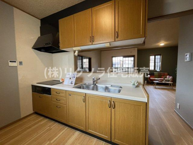 西中野1丁目　中古一戸建てのキッチン|カウンターキッチン
■物件内覧・資金計画相談・住宅ローン相談、リフォーム相談、お問合せ受付中■
※当日・翌日のご内覧、ご相談はお電話でのお問合せがスムーズです！