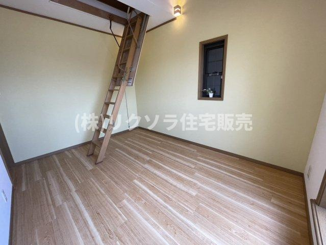 西中野1丁目　中古一戸建ての子供部屋|洋室6.0帖
■物件内覧・資金計画相談・住宅ローン相談、リフォーム相談、お問合せ受付中■
※当日・翌日のご内覧、ご相談はお電話でのお問合せがスムーズです！