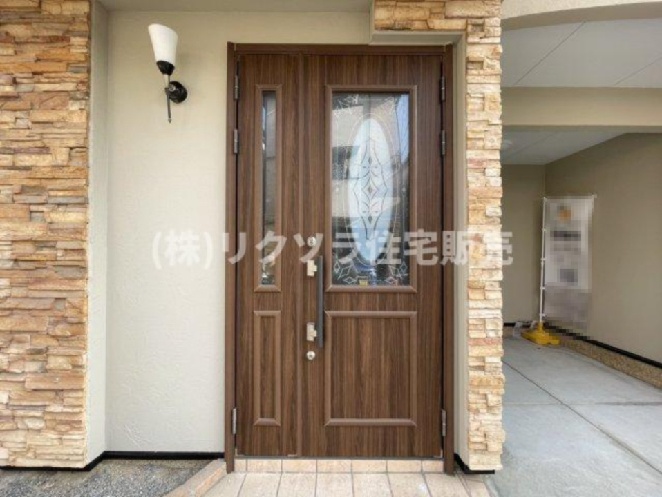 西中野1丁目　中古一戸建ての玄関|■物件内覧・資金計画相談・住宅ローン相談、リフォーム相談、お問合せ受付中■
※当日・翌日のご内覧、ご相談はお電話でのお問合せがスムーズです！