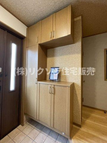 西中野1丁目　中古一戸建ての収納|大容量シューズボックス
■物件内覧・資金計画相談・住宅ローン相談、リフォーム相談、お問合せ受付中■
※当日・翌日のご内覧、ご相談はお電話でのお問合せがスムーズです！