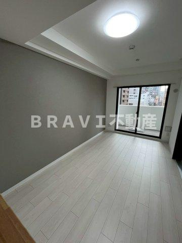 パークス堺筋本町　BRAVI不動産の居間・リビング|【パークス堺筋本町】おしゃれなリビングです