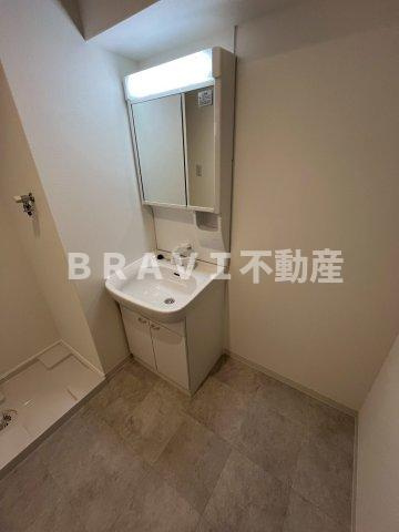 パークス堺筋本町　BRAVI不動産の洗面所|【パークス堺筋本町】ゆったりとスペースのある洗面所
