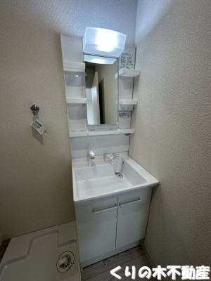 【洗面所】 | ルミウス延喜B棟 | 広い洗面スペース