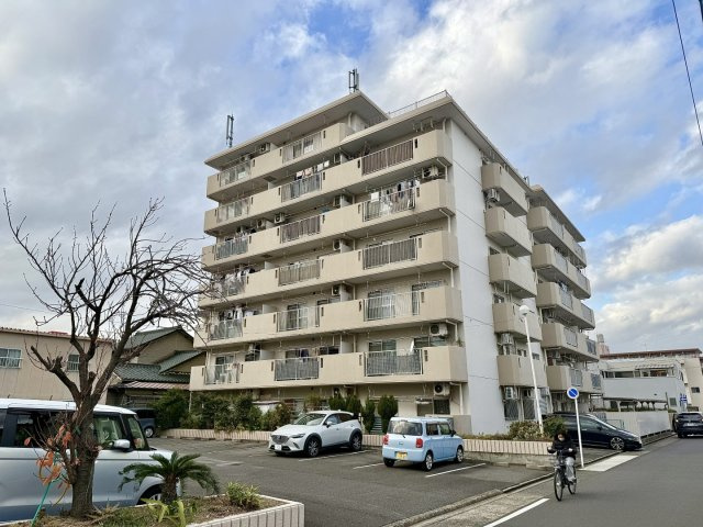 真栄マンション上脇の外観