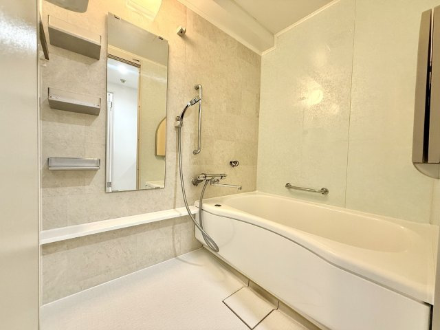 真栄マンション上脇の浴室
