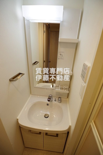CREST TAPP志賀本通の独立洗面台
