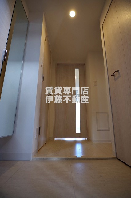CREST TAPP志賀本通の玄関