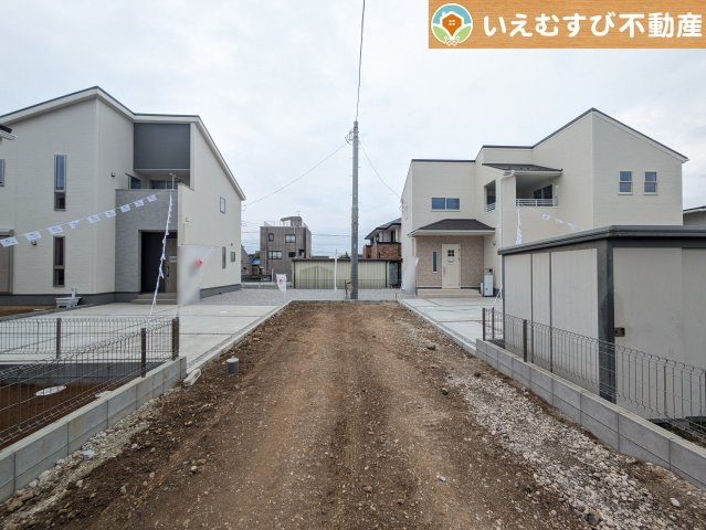 Livele Garden.S　深谷市上野台第24の前面道路含む現地写真