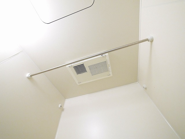 リビングタウン天理　Ａ棟の設備|便利な浴室乾燥機