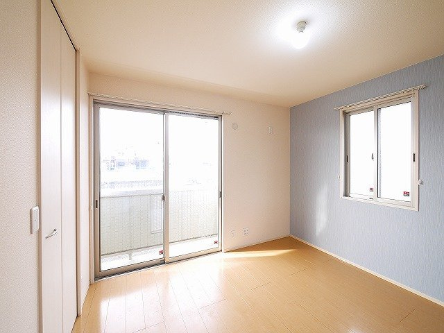 リビングタウン天理　Ａ棟の洋室|洋室です