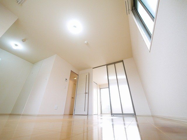 リビングタウン天理　Ａ棟の居間・リビング|リビングです