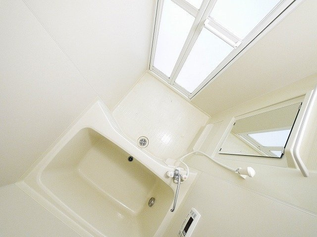 リビングタウン天理　Ａ棟の浴室|日々の疲れを癒すお風呂付です