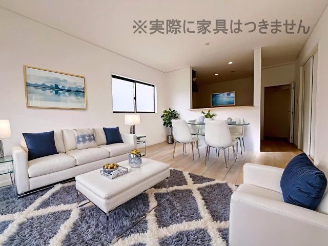 新築戸建・新築建売　二本松市油井第5　油井小・安達中の居間・リビング|画像はバーチャルホームステージングの加工による演出で、実際の家具は付きません。
