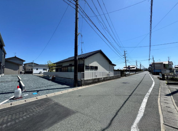 売新築戸建　中央区馬郡町の前面道路含む現地写真