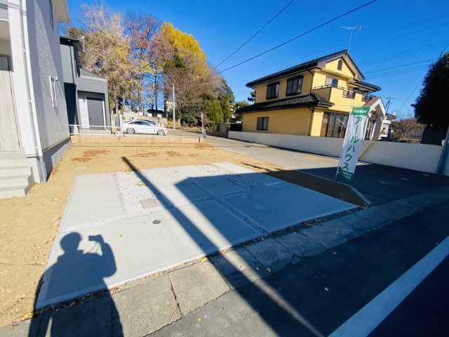 新築　伊勢崎市美茂呂町1期　2号棟の駐車場|現地写真　駐車スペースは並列3台分可能です！
