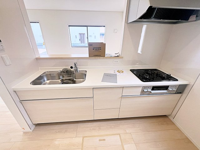 新築戸建・新築建売　二本松市油井第5　油井小・安達中のキッチン|キッチンはカウンターになっているのでリビング全体を見渡すことができます！