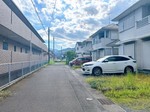 【前面道路含む現地写真】