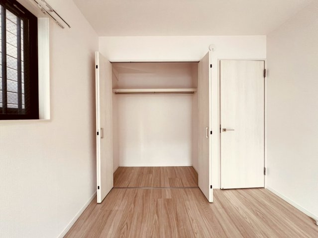 【収納】 | 練馬区春日町１丁目　中古戸建て | 随所に設けられた収納が、住まいをすっきりと美しく保ちます