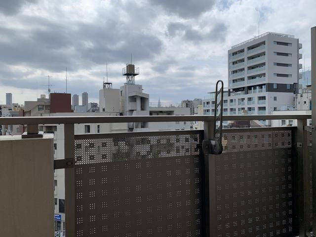 プライムアーバン早稲田のバルコニー