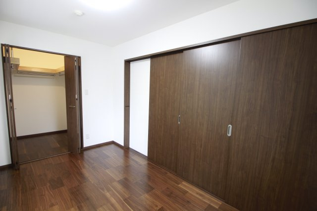 グレンディールコート西町の洋室