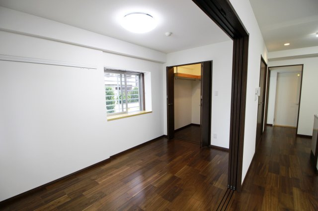 グレンディールコート西町の洋室