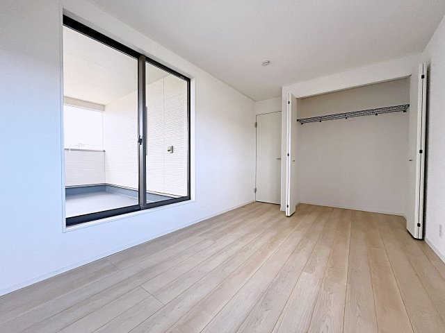 新築戸建・新築建売　二本松市油井第5　油井小・安達中の洋室|7帖の洋室は広々としているのでご夫婦の主寝室におすすめです！