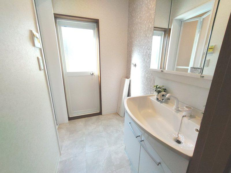 妙見坂2丁目　中古一戸建ての内装|勝手口　洗濯機置き場
■物件内覧・資金計画相談・住宅ローン相談、リフォーム相談、お問合せ受付中■
※当日・翌日のご内覧、ご相談はお電話でのお問合せがスムーズです！