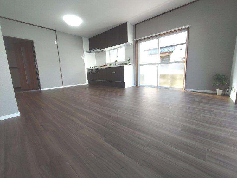 妙見坂2丁目　中古一戸建ての居間・リビング|LDK12.75帖
■物件内覧・資金計画相談・住宅ローン相談、リフォーム相談、お問合せ受付中■
※当日・翌日のご内覧、ご相談はお電話でのお問合せがスムーズです！