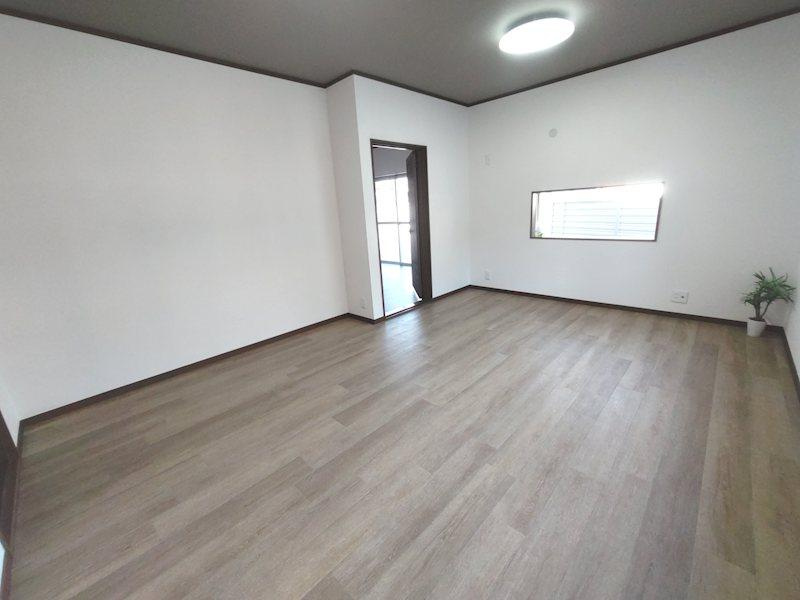 妙見坂2丁目　中古一戸建ての子供部屋|洋室9.5帖
■物件内覧・資金計画相談・住宅ローン相談、リフォーム相談、お問合せ受付中■
※当日・翌日のご内覧、ご相談はお電話でのお問合せがスムーズです！