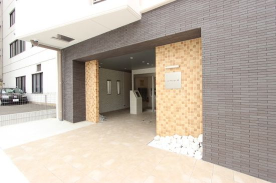 ラ・メゾン輝のエントランス|ゆとりのあるエントランスです