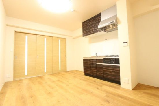 ラ・メゾン輝の居間・リビング|こちらのリビングで趣味の時間をお楽しみください