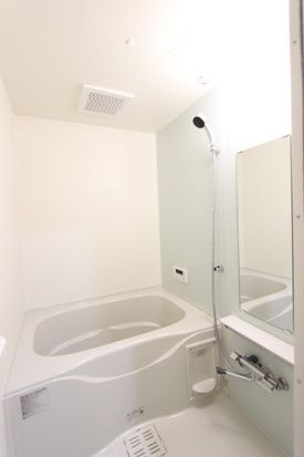 ラ・メゾン輝の浴室|ゆったり過ごせるお風呂です