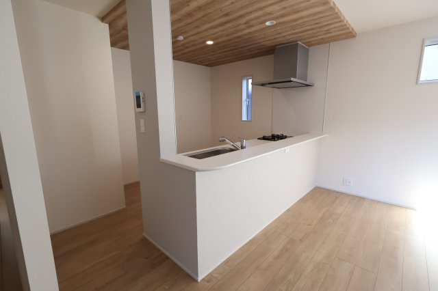 《仲介手数料無料》蓮田市西城１丁目49-1新築一戸建てブルーミングガーデンのキッチン