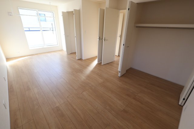 《仲介手数料無料》蓮田市西城１丁目49-1新築一戸建てブルーミングガーデンの洋室