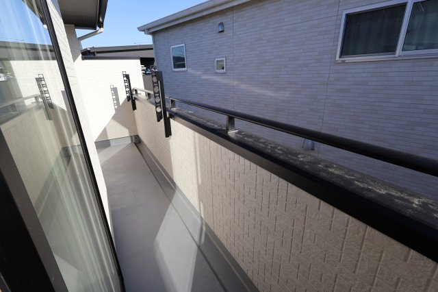 《仲介手数料無料》蓮田市西城１丁目49-1新築一戸建てブルーミングガーデンのバルコニー