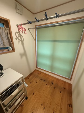 埼玉県鴻巣市箕田3576-1のランドリースペース