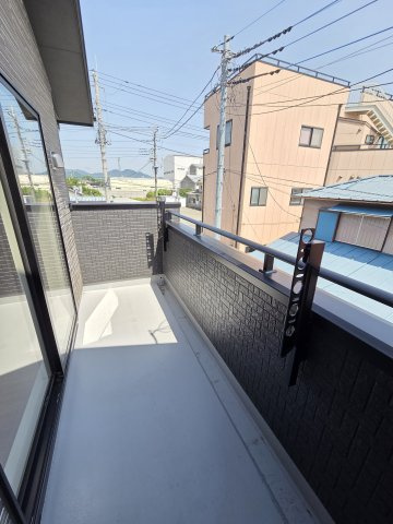 新築　みどり市大間々町大間々2期　Blooming　Garden　2号棟のバルコニー|現地写真　日当たりの良いバルコニーは気持ちよく洗濯物が干せます♪							
							
					
　　