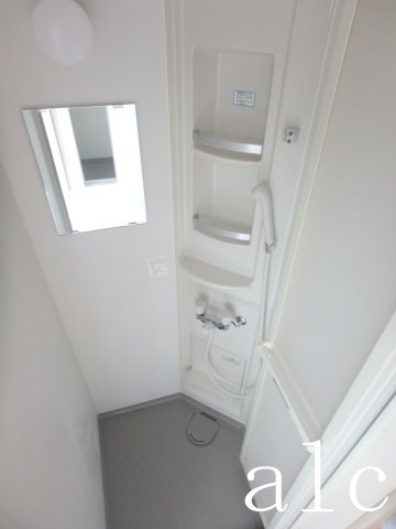 中野区南台５丁目のアパートのシャワールーム|さっと体を洗えるシャワールーム付です　※同シリーズ写真