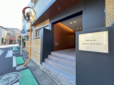【エントランス】 | グランドブリックコート