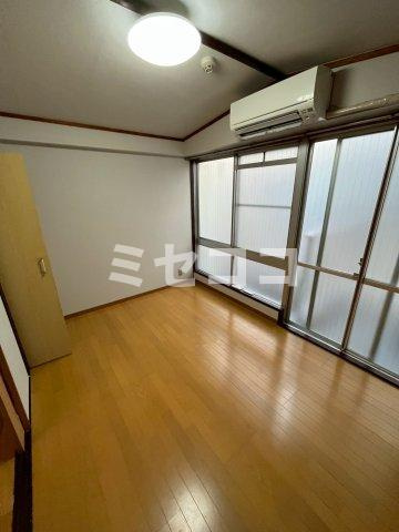 メゾン扇町の居間・リビング