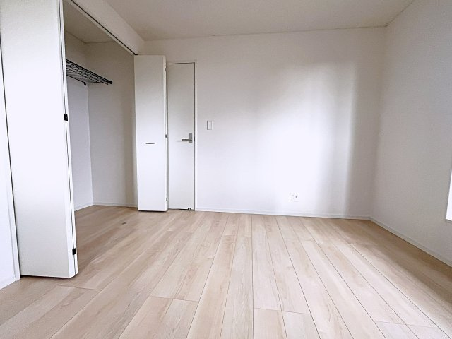 新築戸建・新築建売　二本松市油井第5　油井小・安達中の洋室|シンプルなので様々なテイストのインテリアも合いそうですね！
