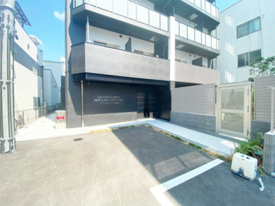 【エントランス】 | グランドロアール南巽