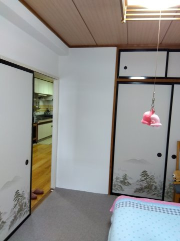 サンコーポ松岡　富士市松岡の和室|畳は柔らかいので子供を遊ばせても安全ですね。押入れがあるので布団をしまっておく事も出来ます。