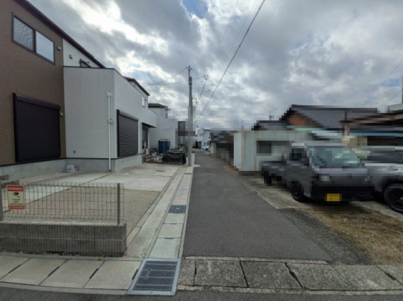 小牧市大字間々　中古戸建の前面道路含む現地写真|前面道路含む現地写真です