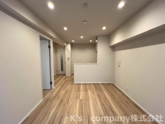 藤沢市片瀬海岸2丁目　ライオンズマンション片瀬江ノ島第２　102号室のキッチン|明るくきれいなダイニングスペース☆