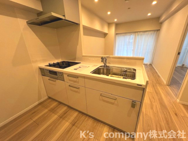 藤沢市片瀬海岸2丁目　ライオンズマンション片瀬江ノ島第２　102号室のキッチン|開放感のあるLDK☆